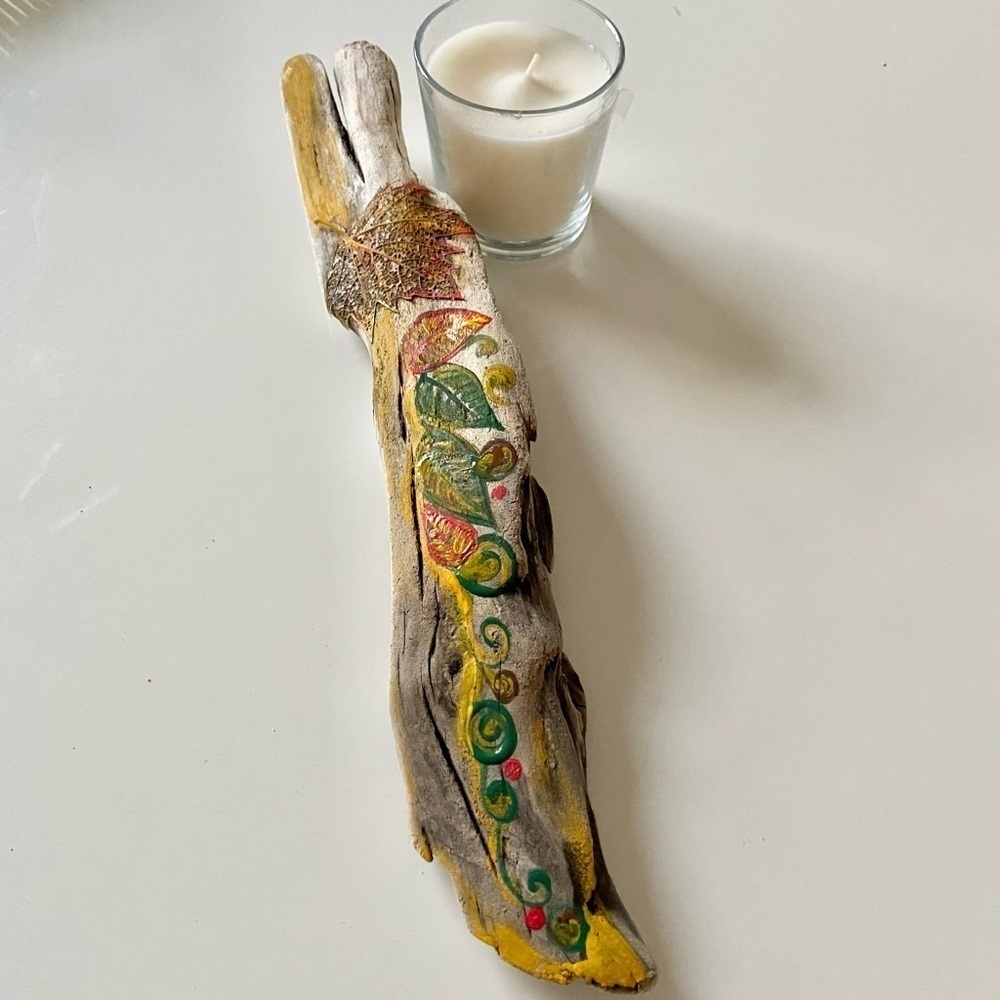 🍃 Hand painted drift wood decor